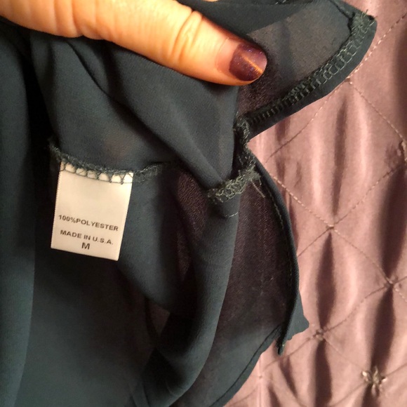 Free flowing top with pretty sparkle design - Picture 5 of 6